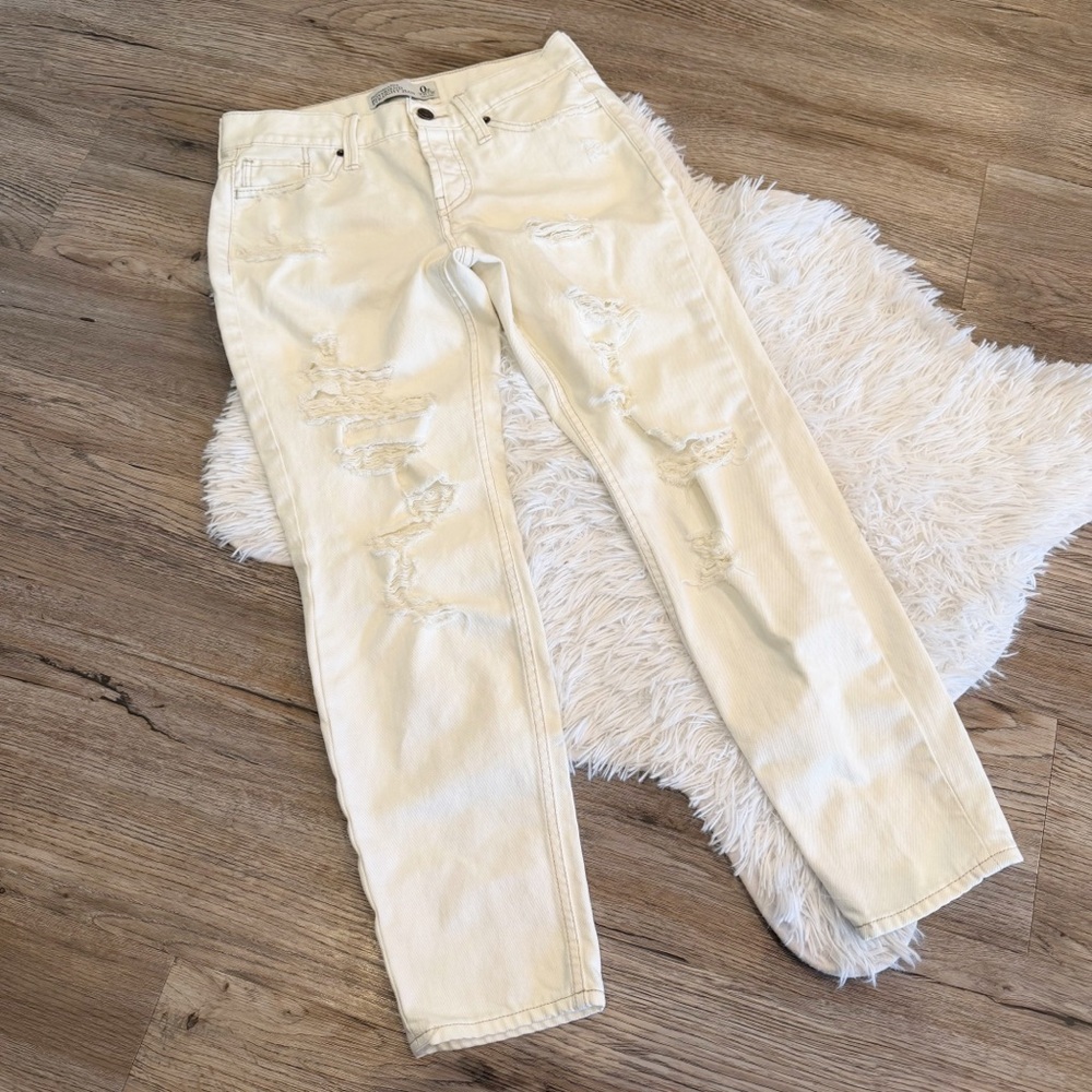 Abercrombie & Fitch Boyfriend Straight Jean Size 0 W25 Cream Distressed